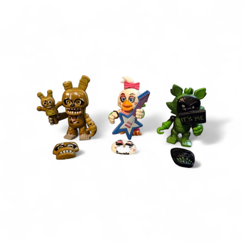 

+2
These collectible figures are Funko Five Nights at Freddy's Snaps! to